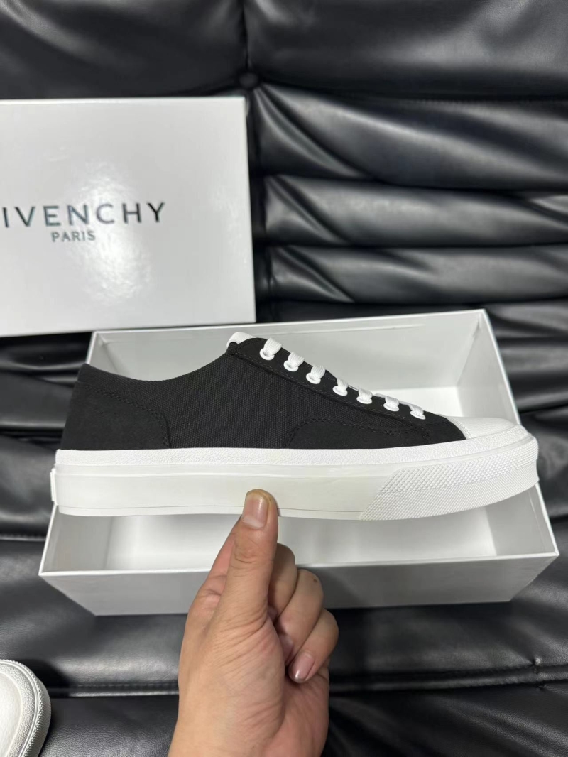 Givenchy Sneakers